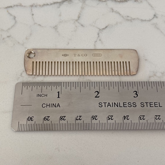 Tiffany & Co. Sterling silver baby comb with pink & blue tassel - Picture 3 of 12